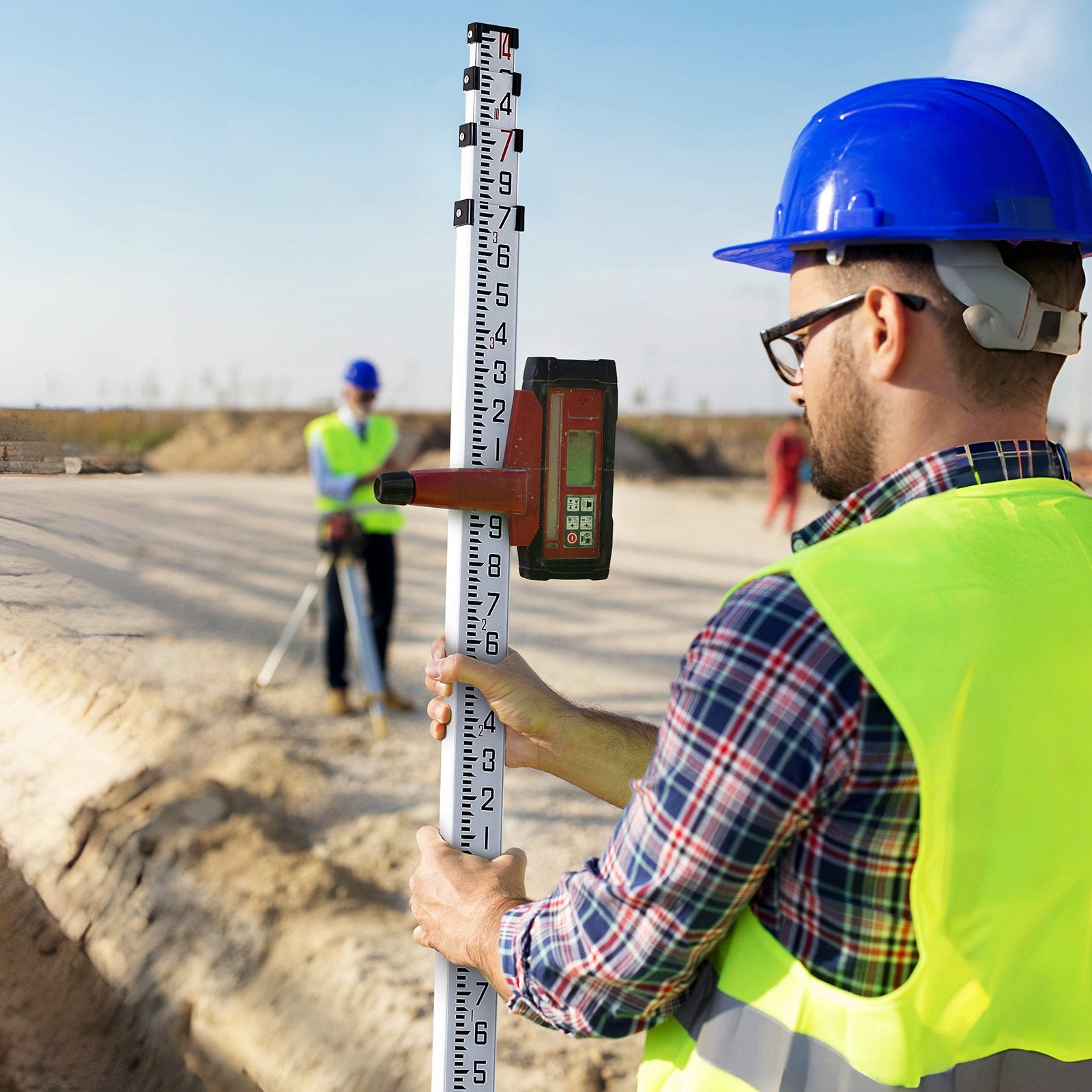 Measuring Tools & Sensors: VEVOR Aluminum Grade Rod, 14-Feet/8ths 4 Sections Telescopic Measuring Rod, Double-Sided Scale 1/8in Leveling Rod Stick, Aluminum Alloy Survey Rod w/ Bubble Level &Carrying Bag for Houses,Walls,Floors