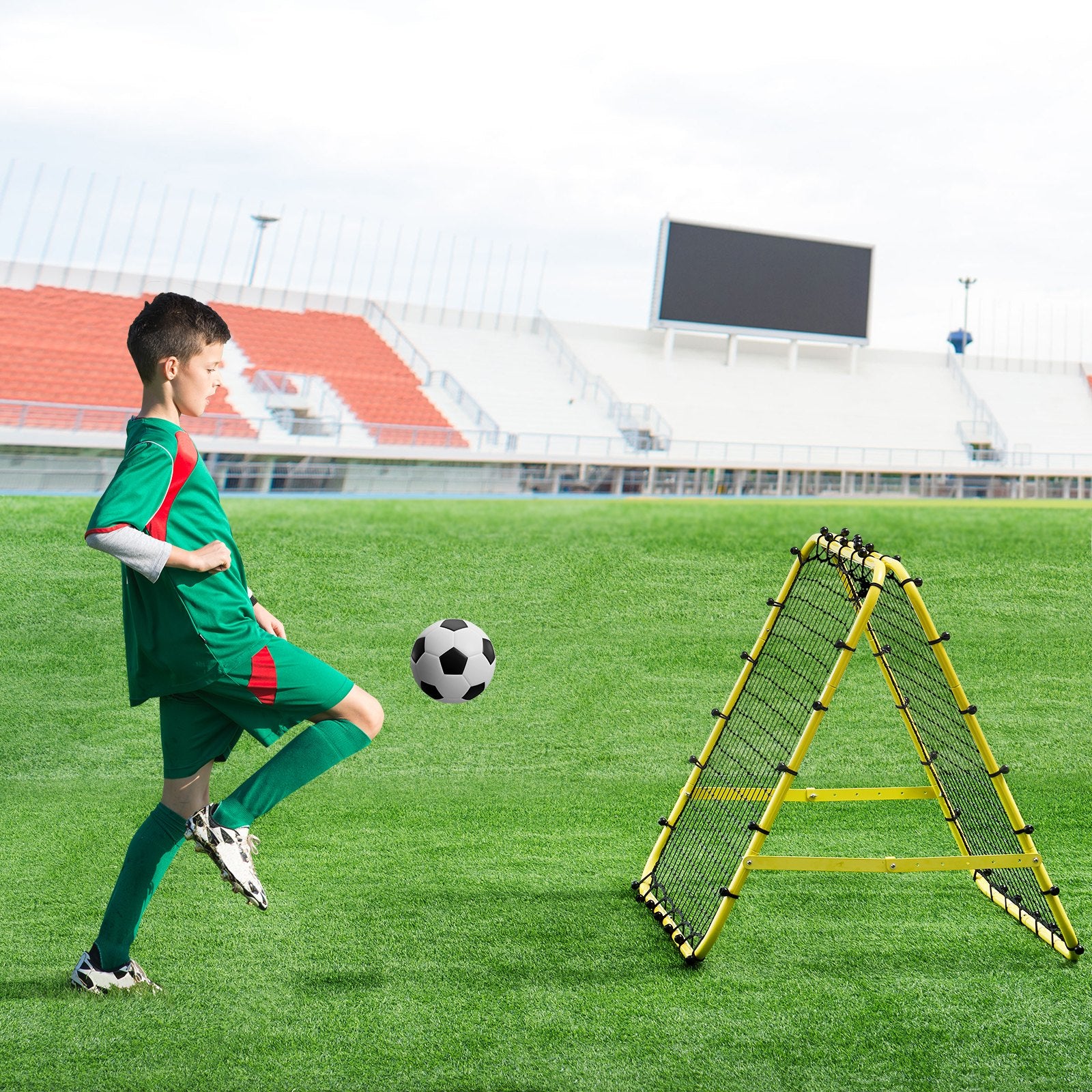 Soccer & Soccer Accessories: VEVOR 40"x35"x37" Soccer Rebounder Net Kick-Back Portable Football Training Gift