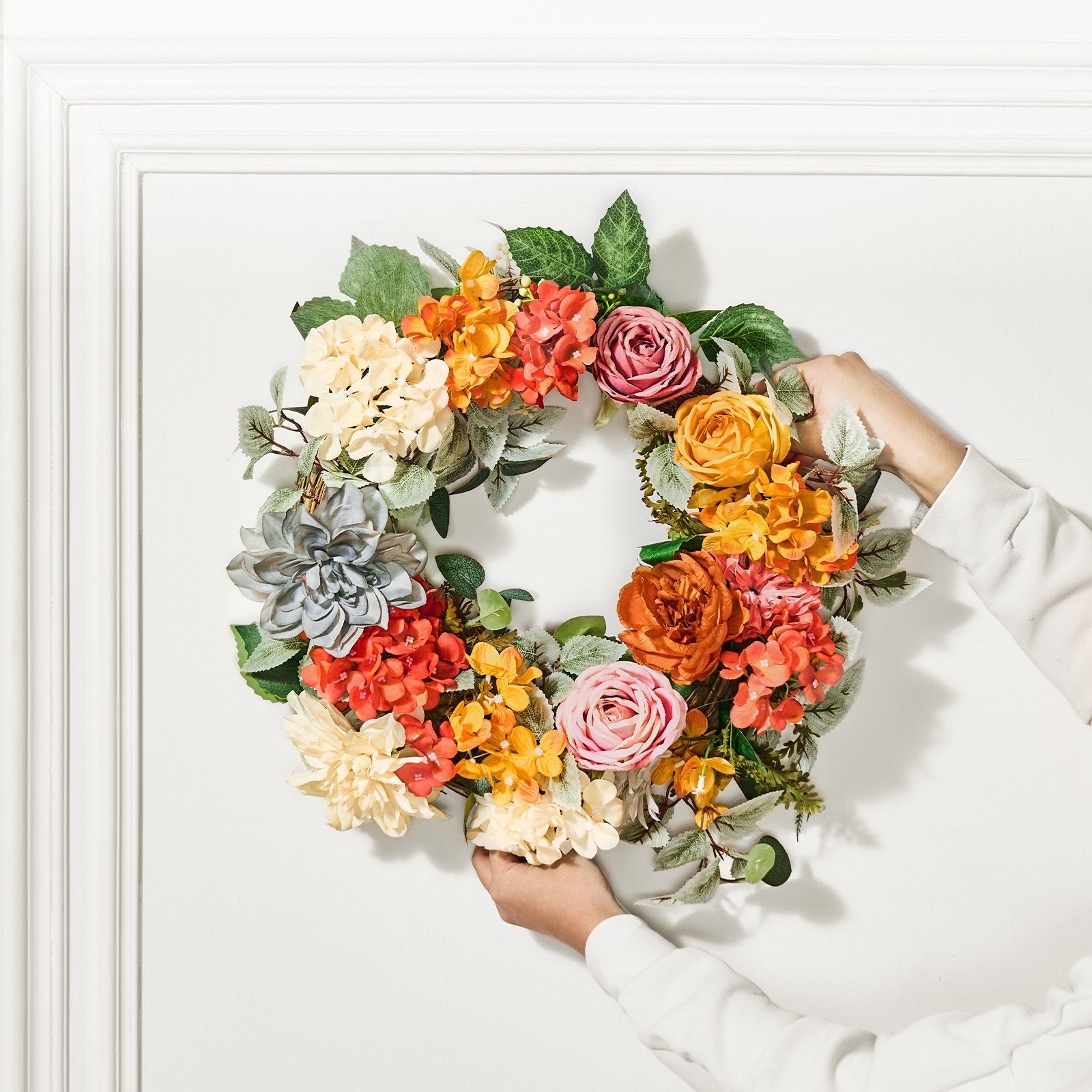 Garden Ornaments: VEVOR Artificial Decorative Wreath 60.96 cm Red Orange Yellow Hydrangeas Roses