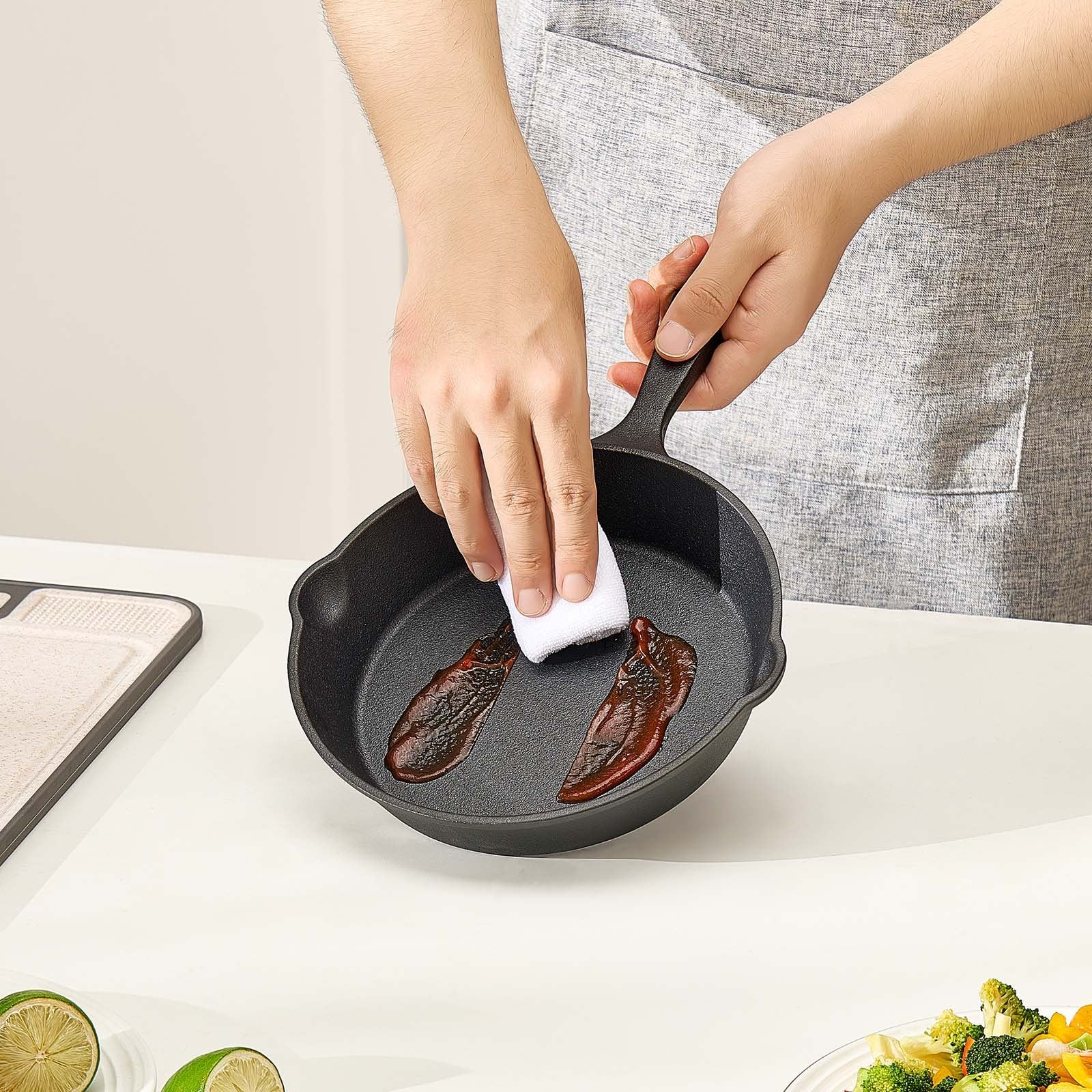 Cast Iron Skillet, 3 Pcs Frying Pan Set (160, 220, 265 mm), Heavy-Duty Skillets with Heat-Resistant Handle, Pre-Seasoned Chef's Pan, Kitchen Cookware, for Oven, Gas, Electrical, Induction, Black